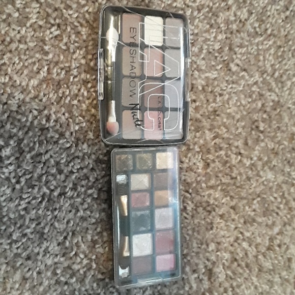 Make-up - Picture 1 of 1